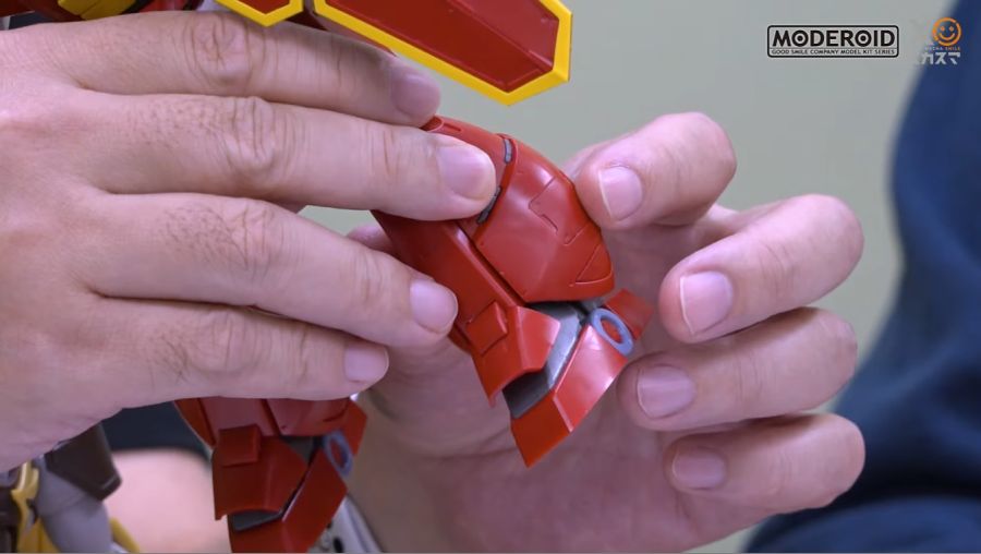 [굿 스마일] MODEROID 가리안 중장 改 개발담 영상 (스크롤 주의)_29.png