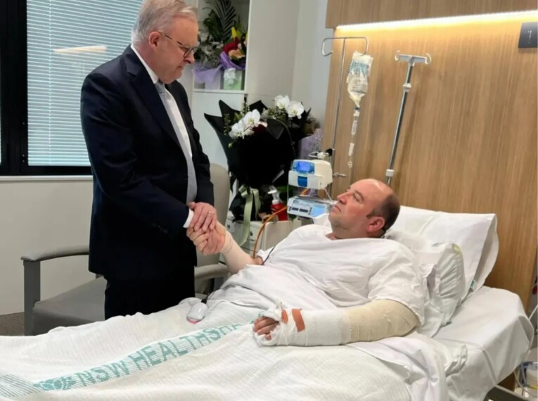 총기 난사범과 싸운 호주 영웅 근황_3.png