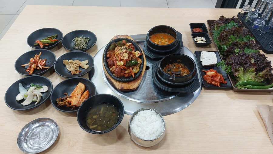 저 1인분밖에안시켰는데요???_2.jpg