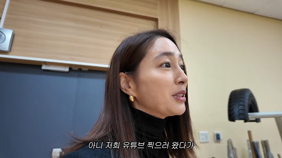 오랜만에 모교에 놀러간 이민정과 황제성_18.png