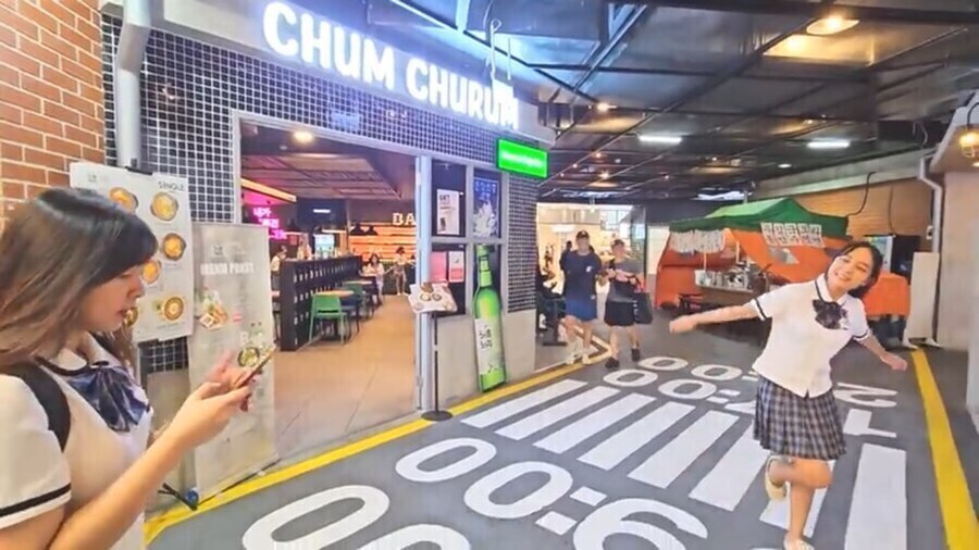 한국거리 고증 재현에 진심이었던 인도네시아 쇼핑몰_7.jpg