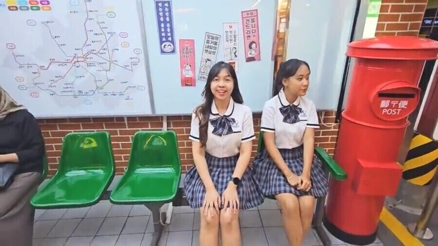 한국거리 고증 재현에 진심이었던 인도네시아 쇼핑몰_8.jpg