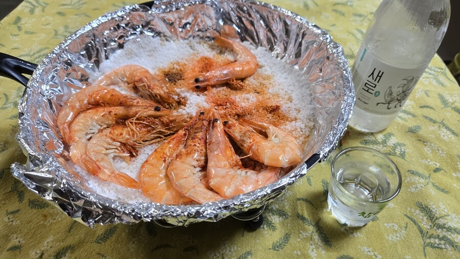 야옹이랑 한잔 해읍니다^^_9.jpg