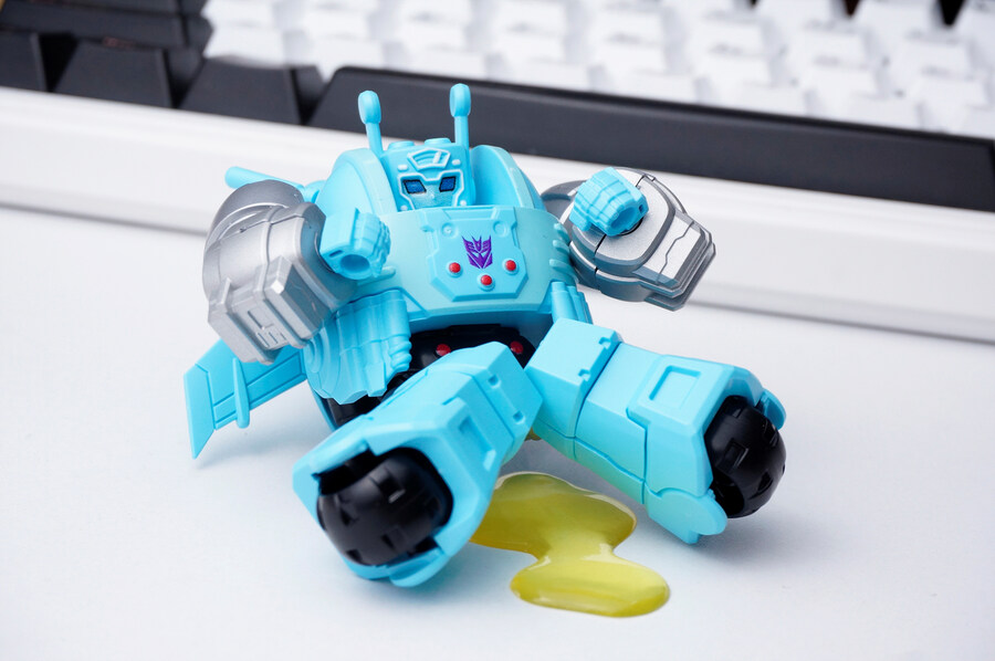 사악한 디셉티콘에게 벌을 주는 오토봇_6.jpg