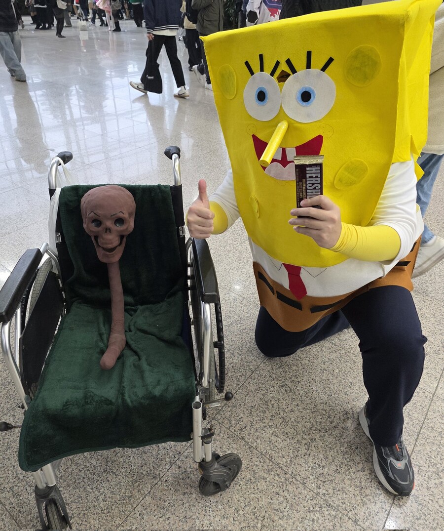서코 토요일 스폰지밥 코스프레_9.jpg