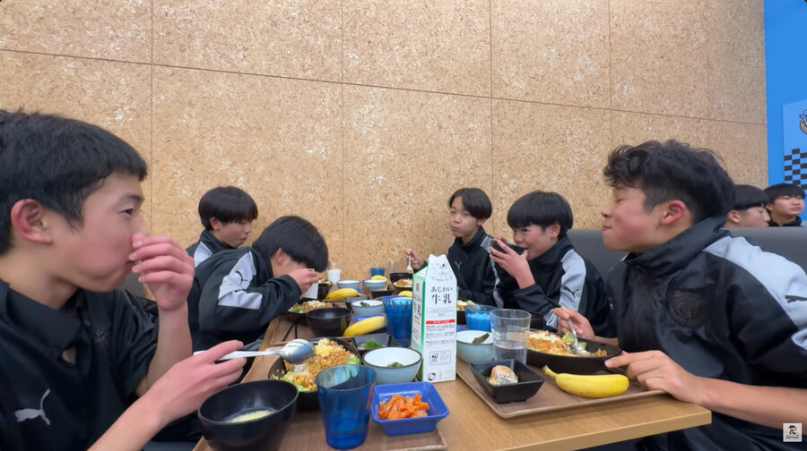 카와사키 프론탈레의 유스 식사 환경_84.jpg