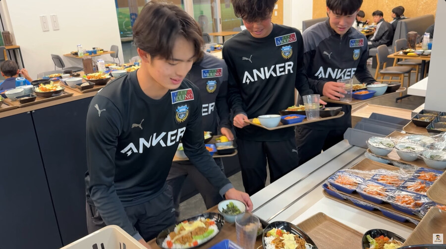 카와사키 프론탈레의 유스 식사 환경_109.jpg