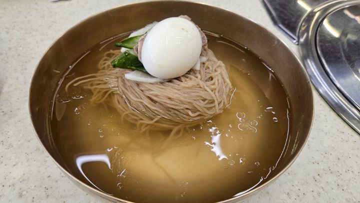 54년차로 접어드는 평양냉면 노포 만포면옥_8.jpg