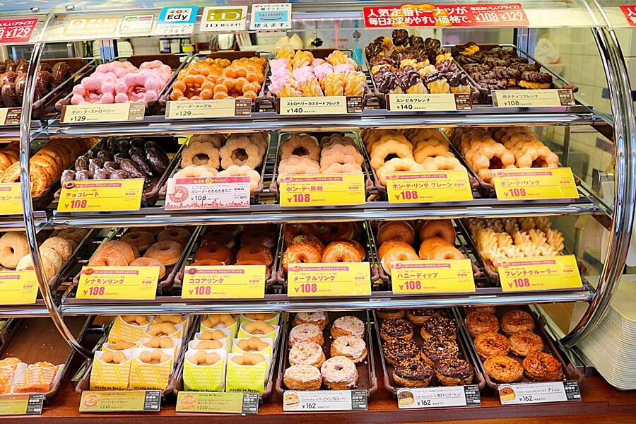 일본에서 진열방식때문에 논란인 도넛 가게.jpg_2.jpg