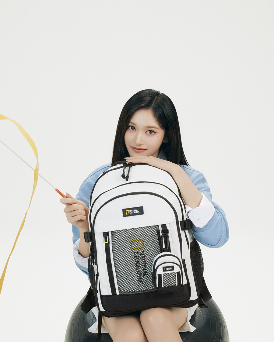 [IVE] 아이브 이서 내셔널지오그래픽 어패럴 26SS 스쿨 in 스타일_9.jpg