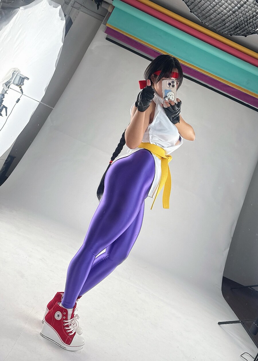 허벅지가 엄청난 코스플레이어_9.jpg