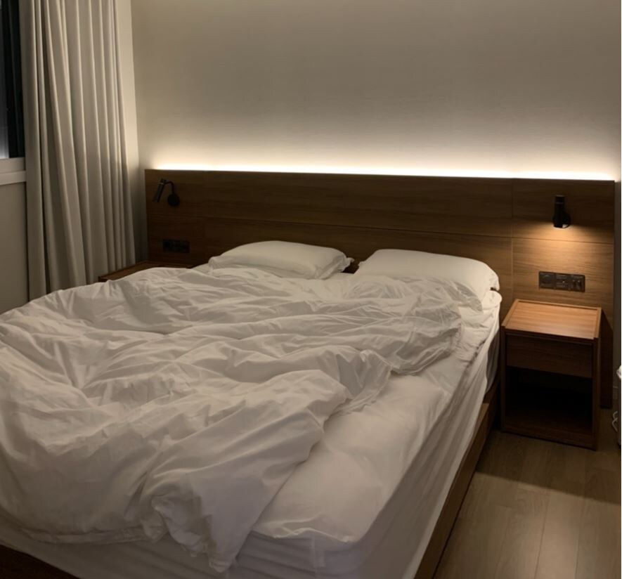 안방 침대 고민중인데 둘중에 어떤게 나은지 한번 골라주세요_2.jpg