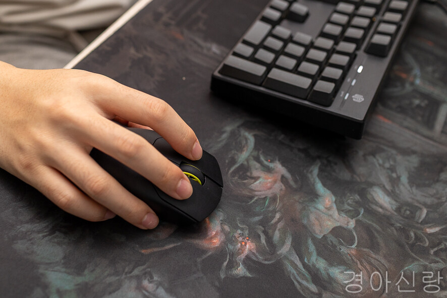 가벼운 커세어 게이밍 마우스 세이버 V2 프로 초경량 8K 리뷰_8.jpg