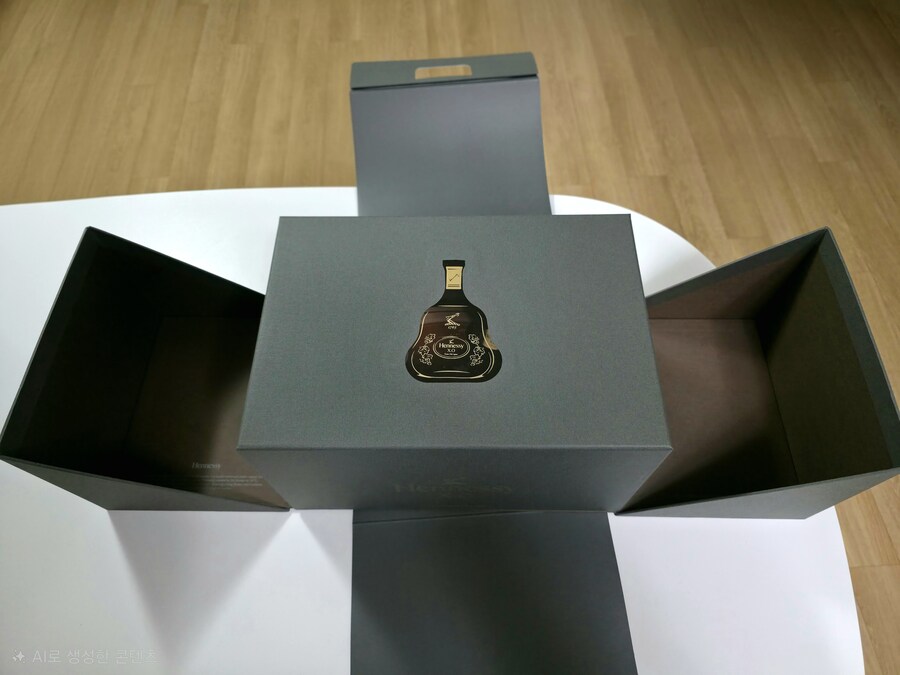 투썸플레이스 헤네시 X.O케이크_5.jpg