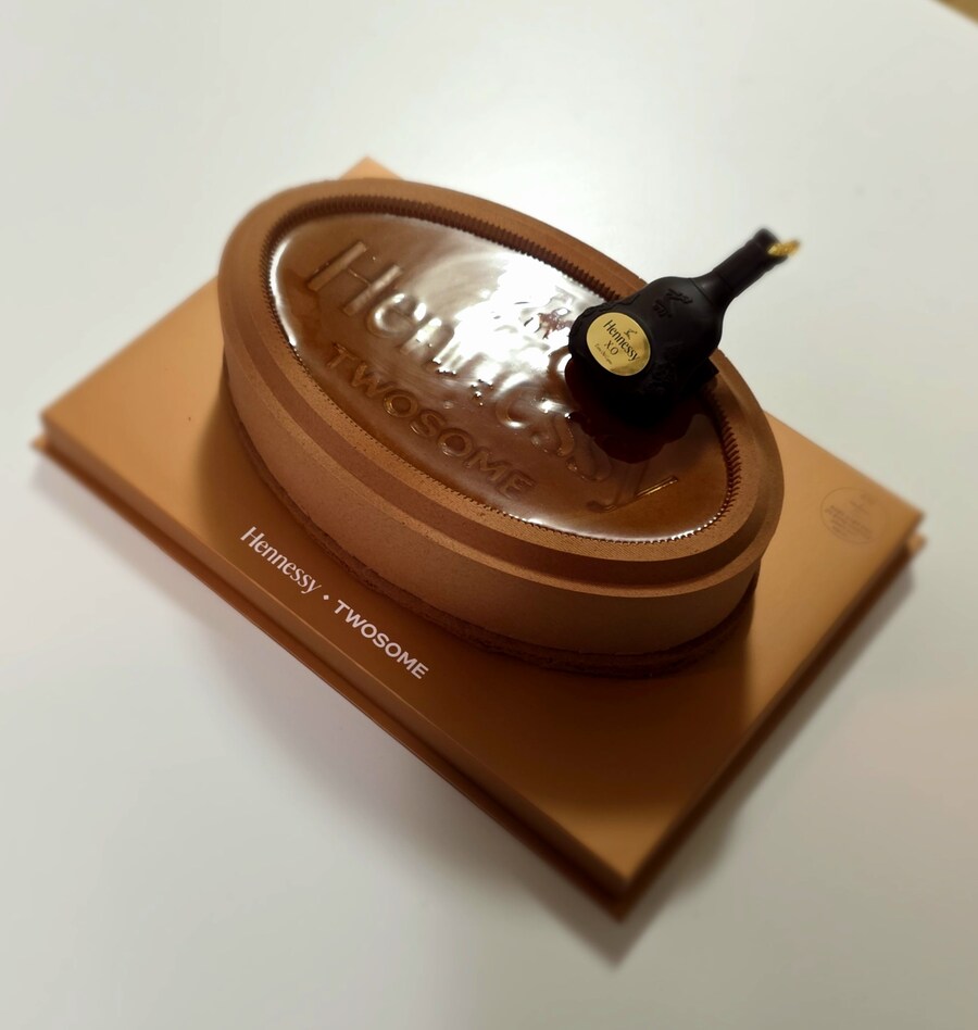 투썸플레이스 헤네시 X.O케이크_6.jpg