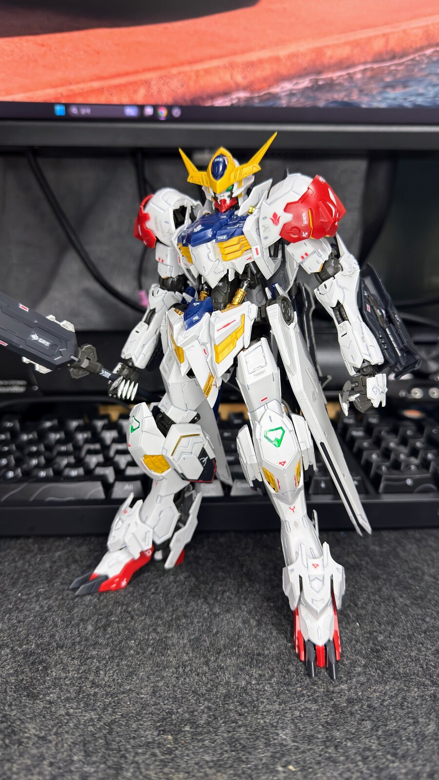 MG 건담 발바토스 루프스_1.jpg