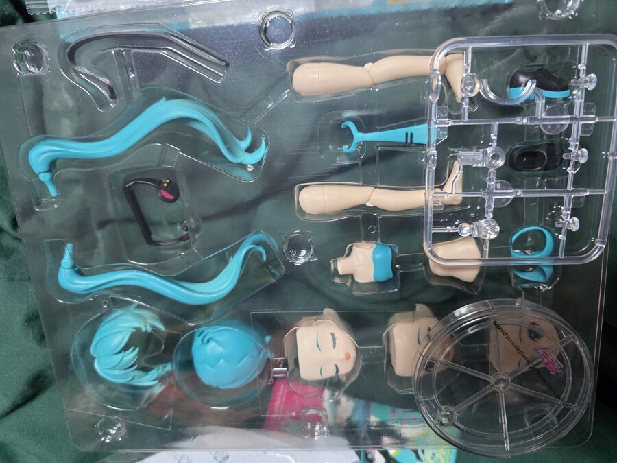 [블로키] 하츠네 미쿠 세런디피티 FS EX01_2.jpg