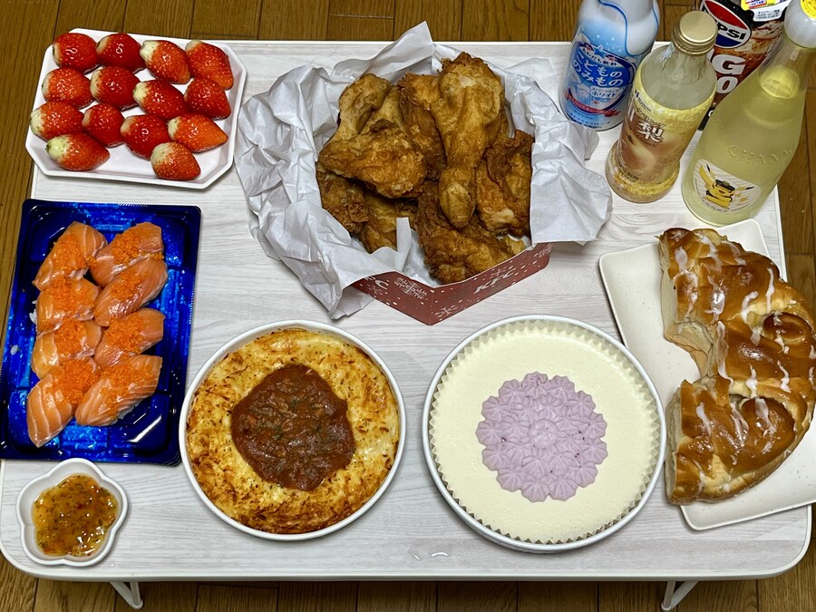 추탭갈) 일본이 크리스마스에 먹는 KFC 세트 사봤음_17.jpg