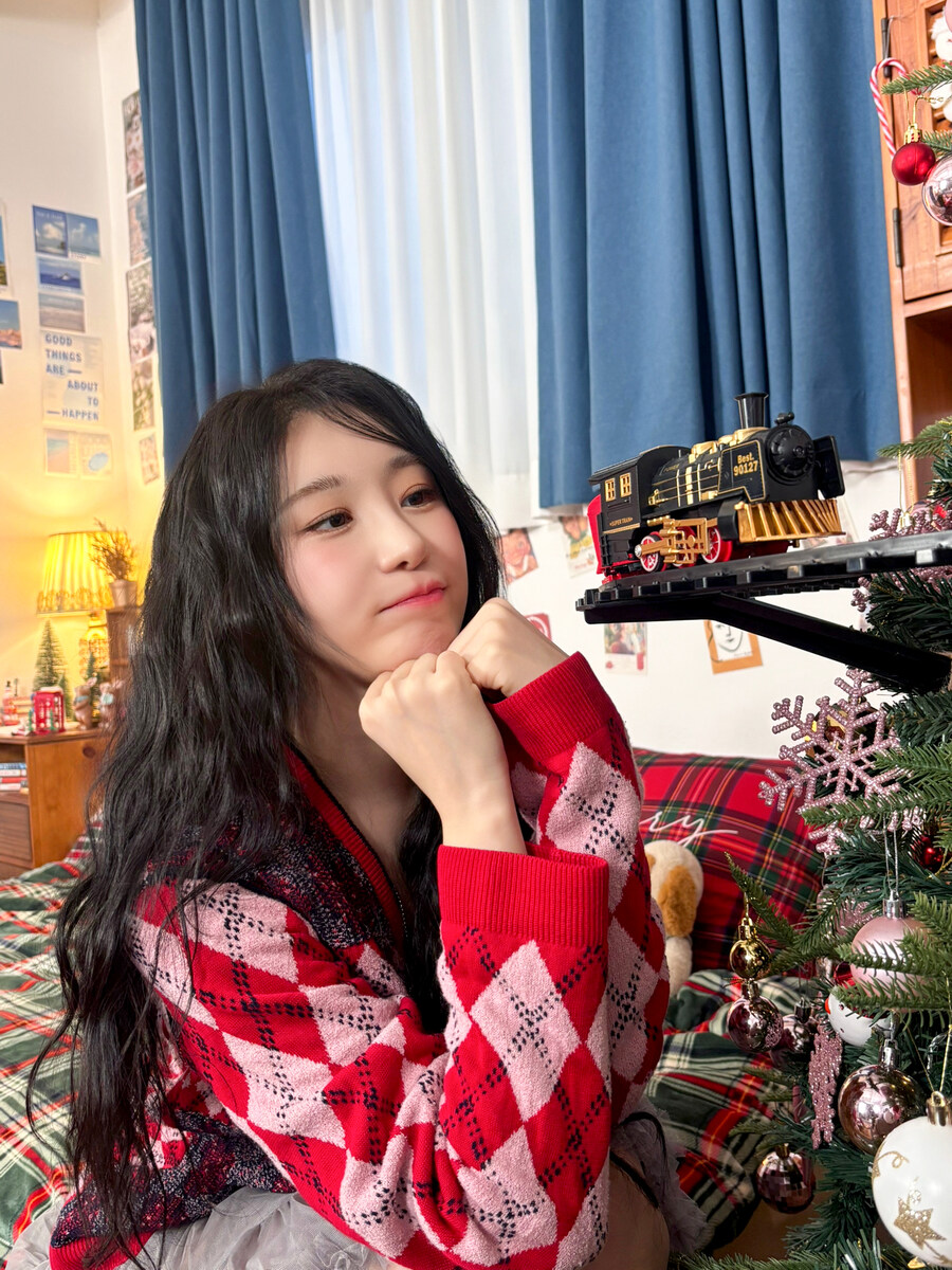 [이채연] 🎄Fin.K.L - 'White' : Cover by 이채연_5.jpg