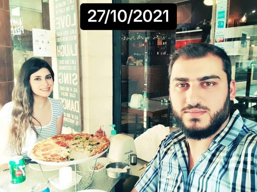 기념일마다 똑같은 식당 똑같은 자리에서 식사한 커플_6.jpg