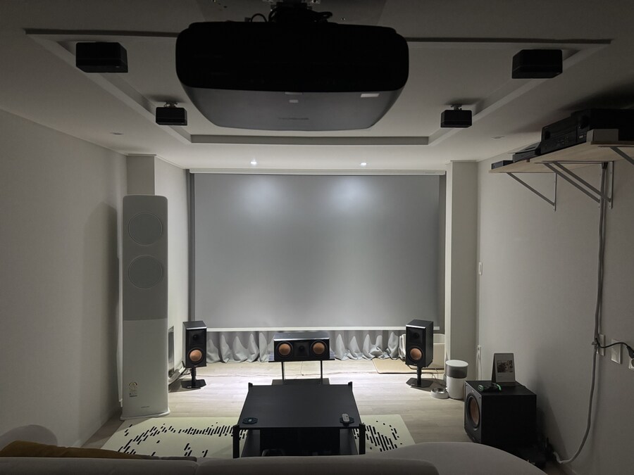 TV에서 프로젝터 시스템으로 건너간 1인_6.jpg