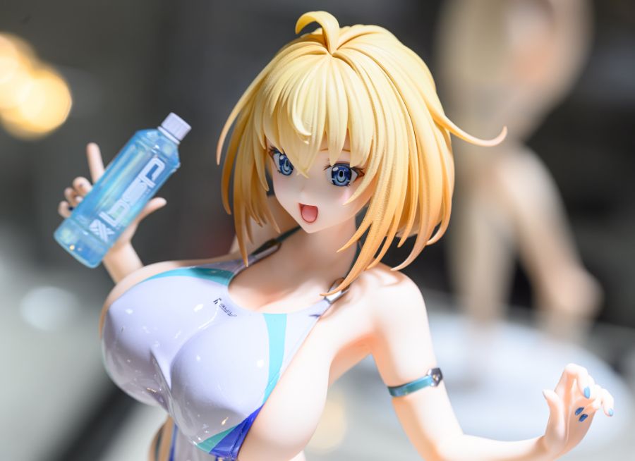 [AMAKUNI] X 아미아미 소피아 F 셔링 하이레그 수영복 Ver 전시 사진_5.jpg