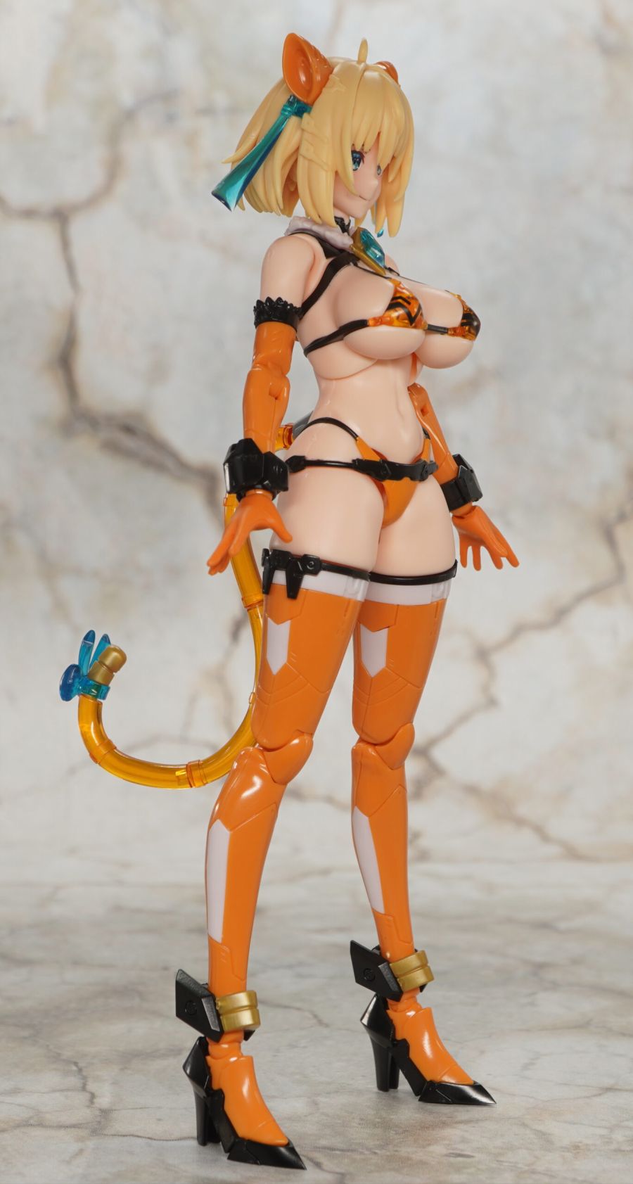 [맥스 팩토리] PLAMAX 소피아 F 셔링 호랑이 아머 Ver 해외 리뷰_8.jpg