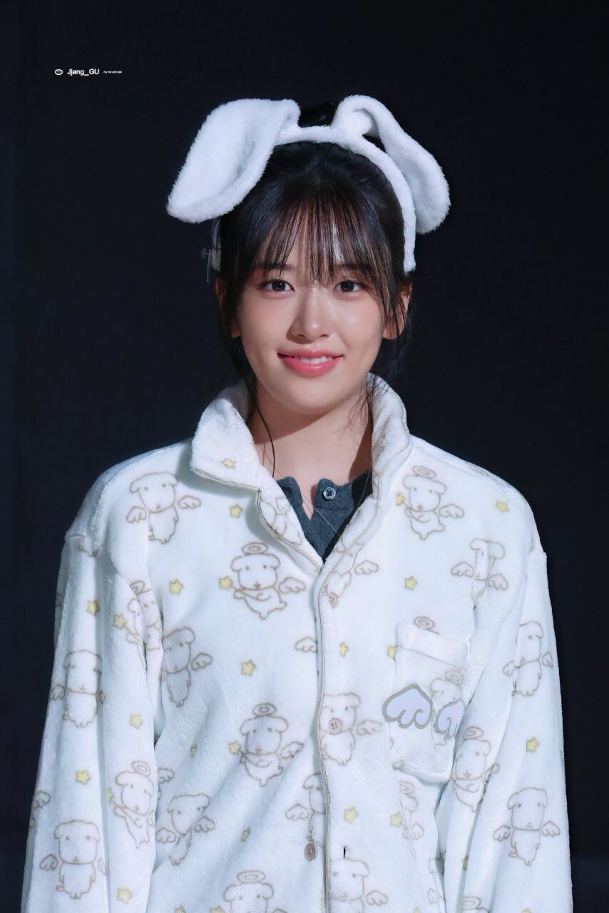 아이브 유진이_4.jpg