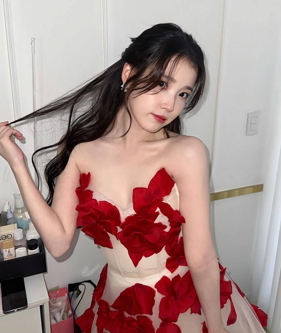 2025.12.30 아이유 인스타그램_18.jpg