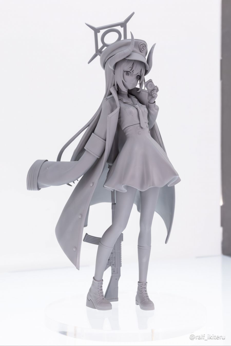 [디자인 코코] 1/7 블루 아카이브 - 치아키 원형 전시 사진_2.jpg