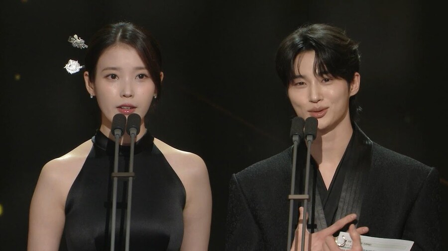 2025 MBC 연기대상＜21세기 대군부인＞ 아이유&변우석의 시상!_1.jpg