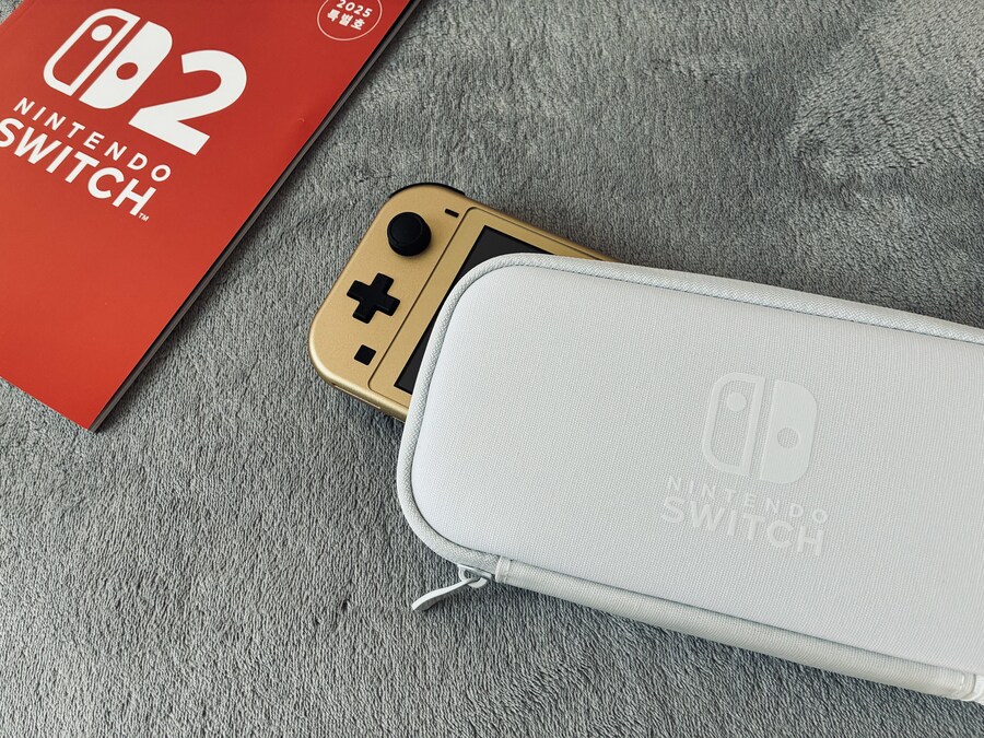 닌텐도 스위치 라이트 하이랄 에디션 실물 소감_2.jpg