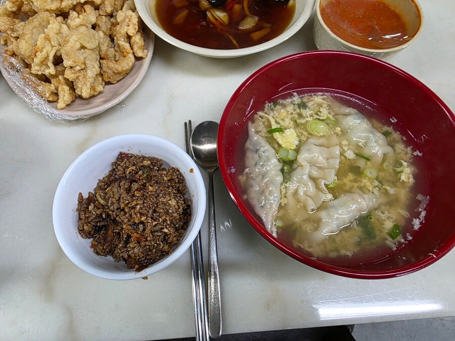 직장에서 3천원씩 걷어서 해먹는 점심 만두국+@_9.jpg