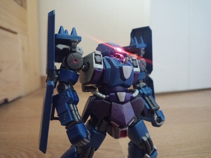 [HG]슈트룸 걀루스 모노아이 발광개조_2.jpg