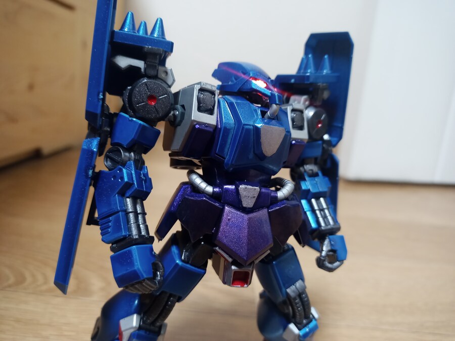 [HG]슈트룸 걀루스 모노아이 발광개조_3.jpg