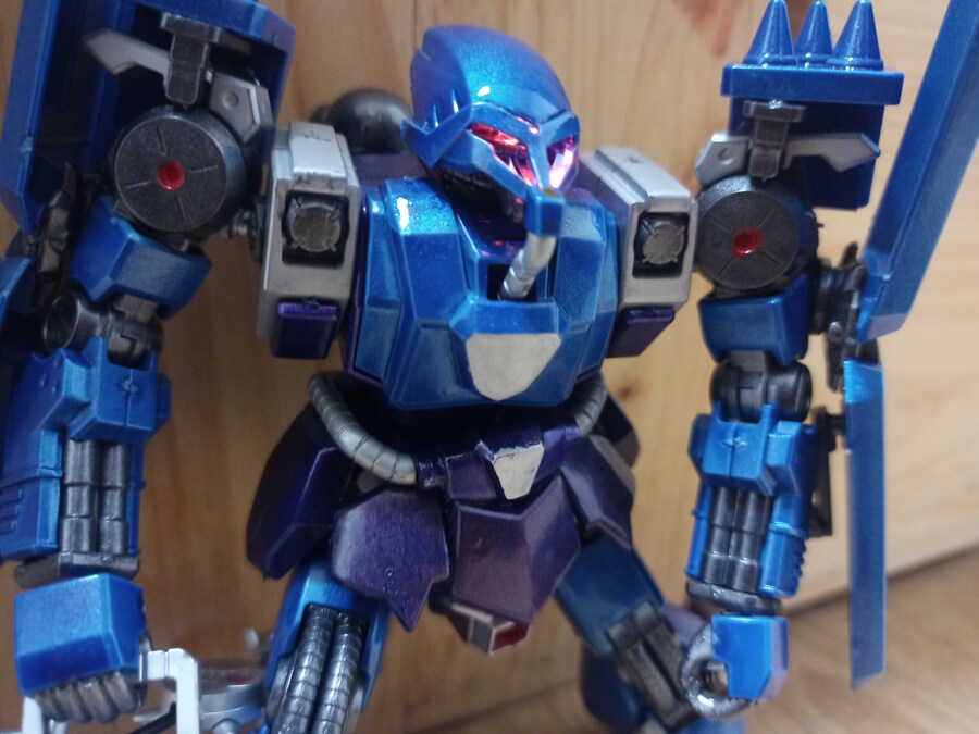 [HG]슈트룸 걀루스 모노아이 발광개조_9.jpg