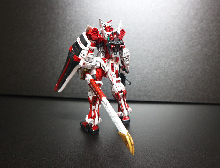 건담마커로 칠해본 RG 건담 아스트레이 레드프레임_6.jpg