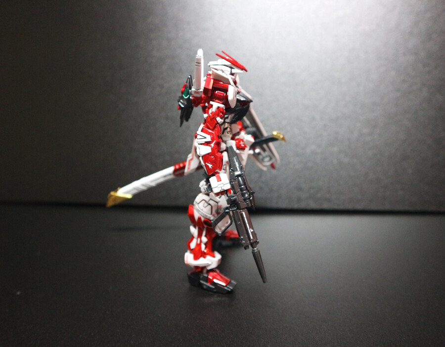 건담마커로 칠해본 RG 건담 아스트레이 레드프레임_10.jpg