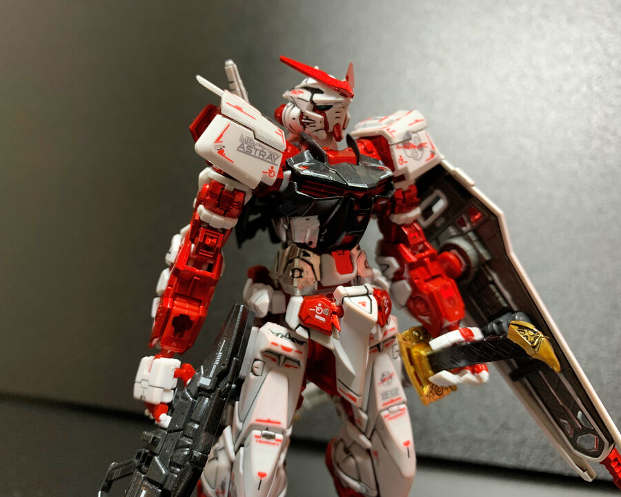 건담마커로 칠해본 RG 건담 아스트레이 레드프레임_15.jpg