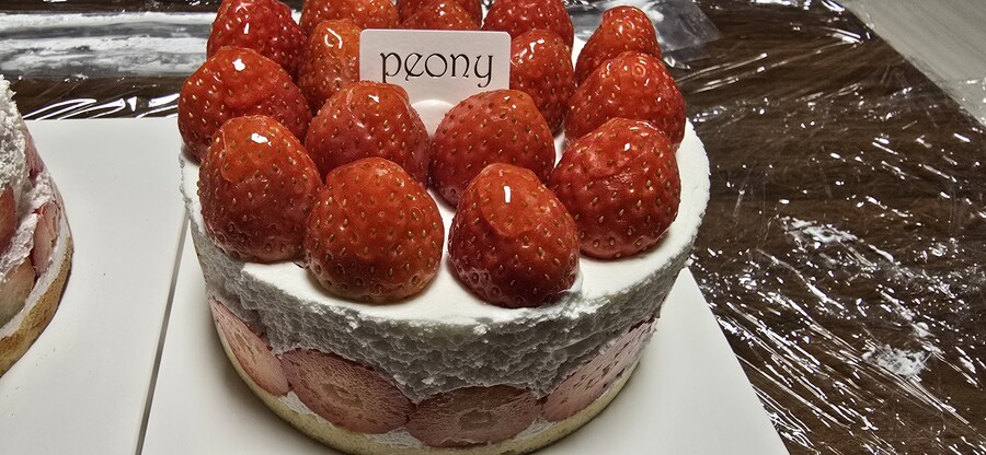 저의 올해 마지막 딸기케익 2가지맛 비교_5.jpg