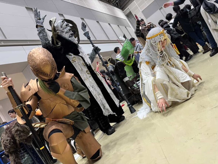 C107 코믹마켓 엘든링 코스프레 사진들 모음_10.png