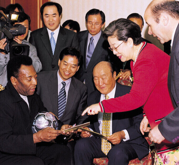 한국에서 축구로 돈좀 만진다는 놈들 중에 정상인 놈들이 없냐_1.jpg