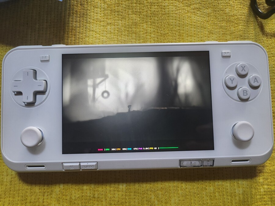 4인치 게임기 사고 노안 실감하는 중_1.jpg