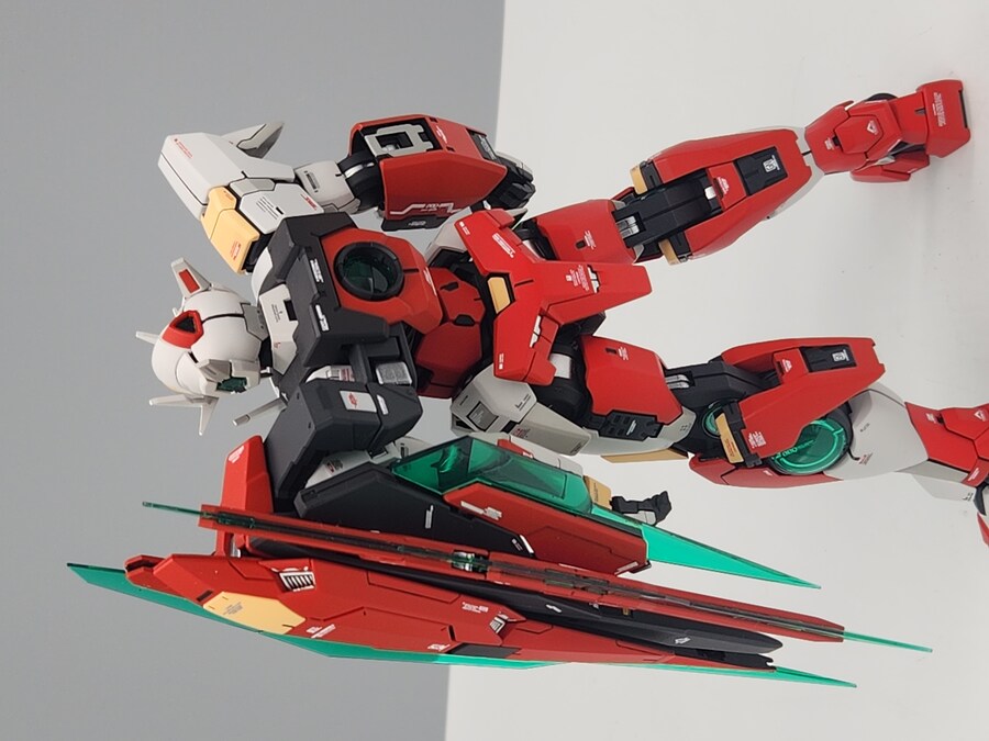 더블오 퀀터를 리본즈 알마크가 몰래 들고 튀었거든요.._9.jpg