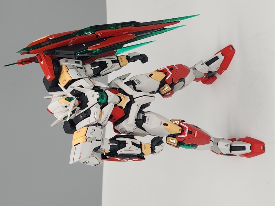 더블오 퀀터를 리본즈 알마크가 몰래 들고 튀었거든요.._11.jpg