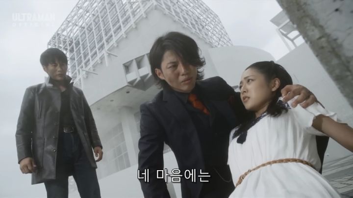 [울트라맨 오브] 히로인을 인질로 잡고도 용서받는 라이벌_62.jpg