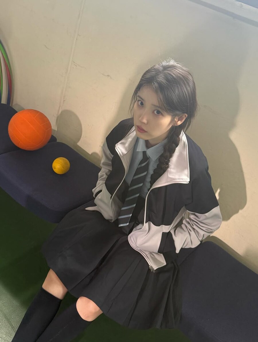 2025.01.02 아이유 인스타그램(bye 2025)_2.jpg