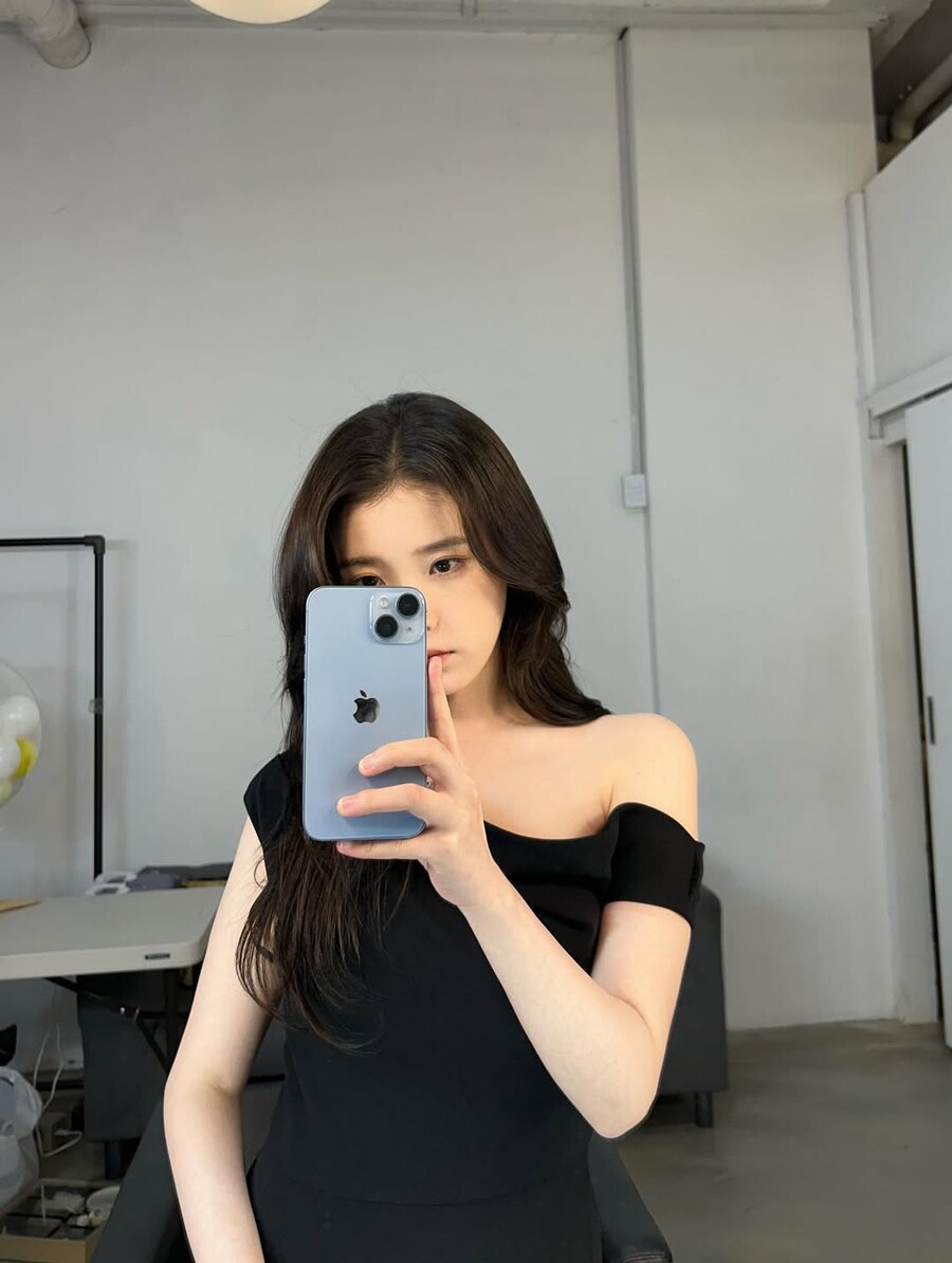 2025.01.02 아이유 인스타그램(bye 2025)_13.jpg