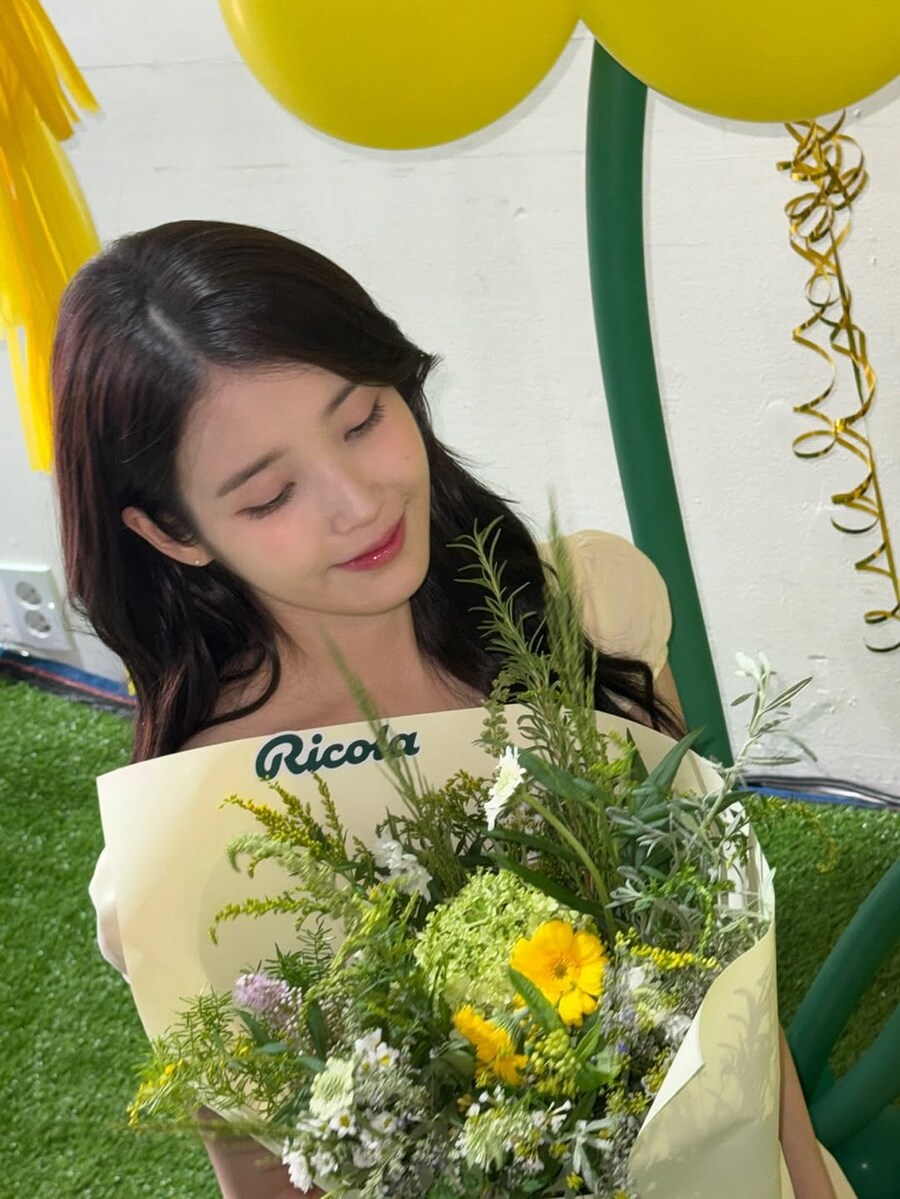 2025.01.02 아이유 인스타그램(bye 2025)_14.jpg