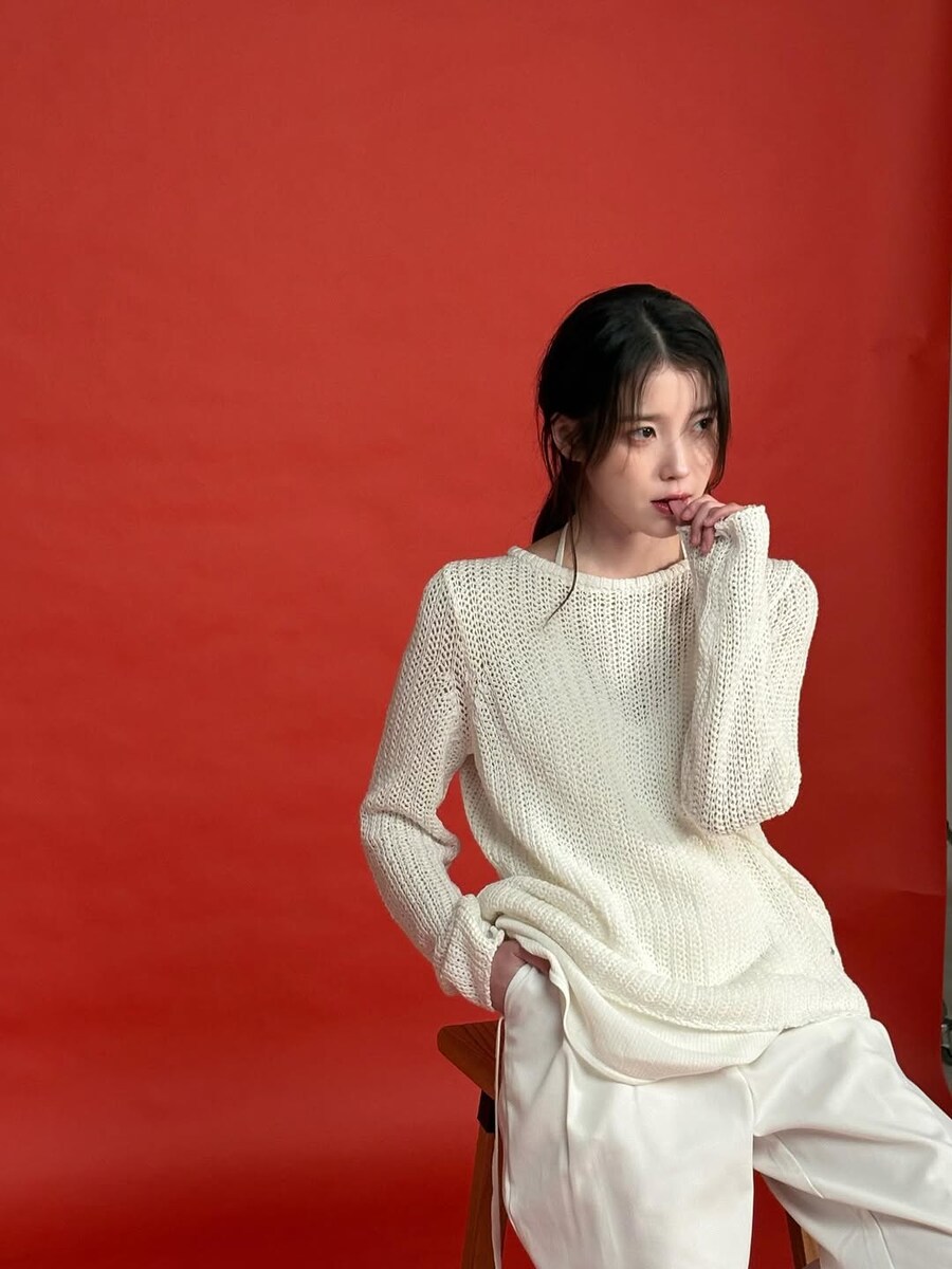 2025.01.02 아이유 인스타그램(bye 2025)_15.jpg